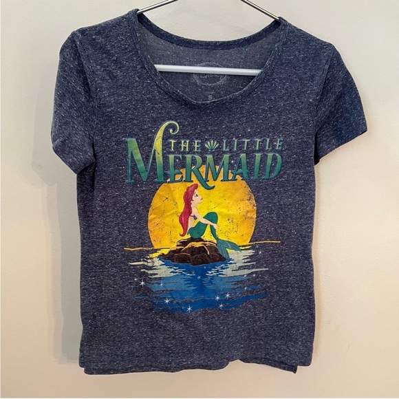 Disney Women's The little Mermaid Short Sleeve
Blue Shirt Size Small - Picture 1 of 5